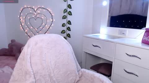 Snapshot of sweet_hannaah chatting on 02-12-26, 10:32 Hannah online show from 02-12-26, 10:32