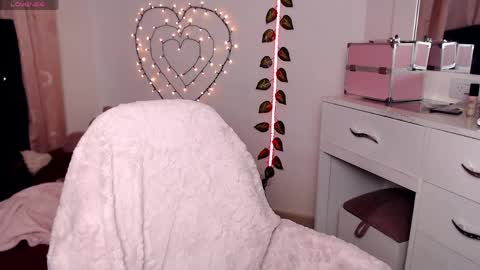 Snapshot of sweet_hannaah chatting on 05-20-26, 02:29 Hannah online show from 05-20-26, 02:29