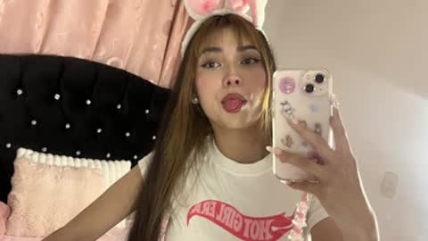 Hannah online show from 06-25-26, 02:33