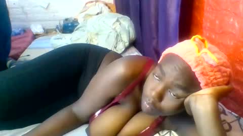 Snapshot of sweet_hennessey chatting on 06-11-26, 06:44 sweet_hennessey online show from 06-11-26, 06:44