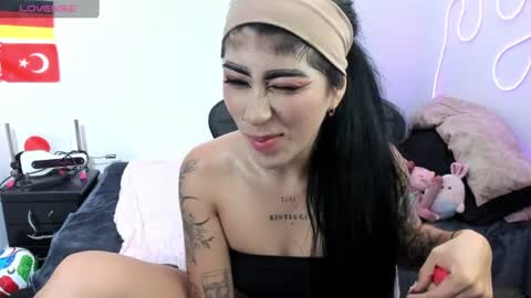 Snapshot of sweet_joint_girl chatting on 07-01-26, 03:12 Dahnna online show from 07-01-26, 03:12
