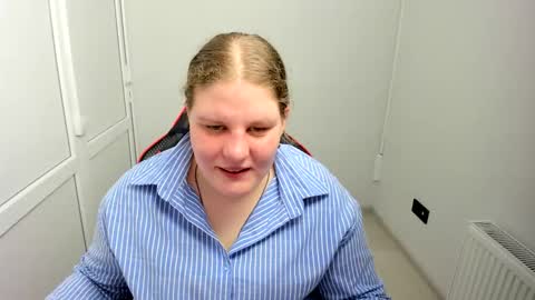 Snapshot of sweet_karla_la chatting on 05-07-26, 06:52 Karla online show from 05-07-26, 06:52
