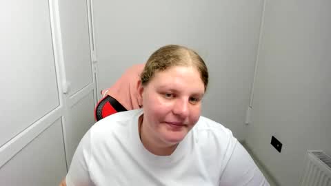 Snapshot of sweet_karla_la chatting on 05-24-26, 09:47 Karla online show from 05-24-26, 09:47