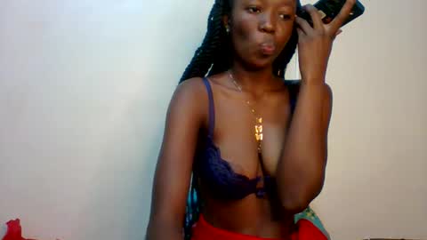 Snapshot of sweet_kcandy chatting on 05-30-26, 06:38 Sweet KCandy online show from 05-30-26, 06:38