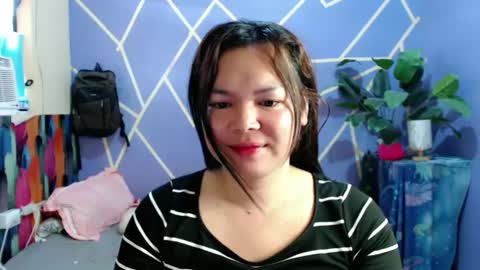 Snapshot of sweet_kendallxxxx chatting on 12-20-24, 02:19 Nicahhh online show from 12-20-24, 02:19