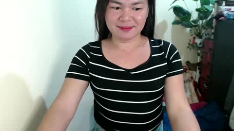 Snapshot of sweet_kendallxxxx chatting on 02-27-25, 12:13 Nicahhh online show from 02-27-25, 12:13