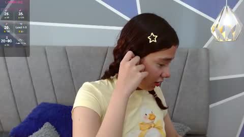 Snapshot of sweet_kitty_05 chatting on 06-12-26, 05:56 sweet_kitty_05 online show from 06-12-26, 05:56