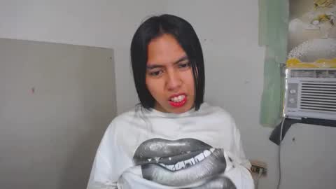 Snapshot of sweet_kyline69 chatting on 10-29-25, 04:04 sweet_kyline69 online show from 10-29-25, 04:04