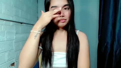 Snapshot of sweet_laika chatting on 05-16-26, 04:09 LAIKA online show from 05-16-26, 04:09