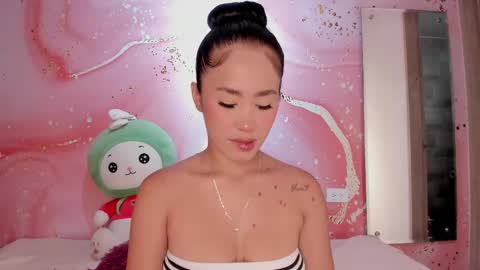 Snapshot of sweet_lemariee_ chatting on 09-24-25, 09:40 Lemarie online show from 09-24-25, 09:40