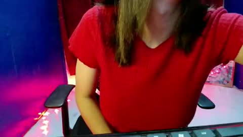 Snapshot of sweet_like_angel143 chatting on 05-29-26, 09:29 angie online show from 05-29-26, 09:29