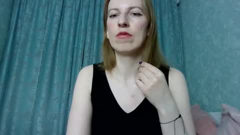 Snapshot of sweet_lilbunny chatting on 02-10-26, 05:39 sweet_lilbunny online show from 02-10-26, 05:39
