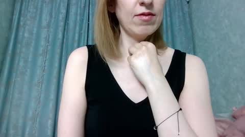Snapshot of sweet_lilbunny chatting on 02-13-26, 04:14 sweet_lilbunny online show from 02-13-26, 04:14