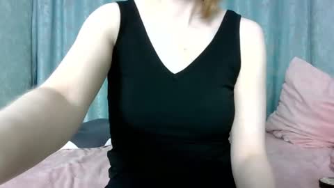 Snapshot of sweet_lilbunny chatting on 02-22-26, 05:44 sweet_lilbunny online show from 02-22-26, 05:44