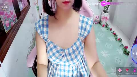 Snapshot of sweet_lily0 chatting on 10-18-25, 09:04 Lily online show from 10-18-25, 09:04