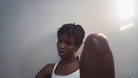 Snapshot of sweet_liz6510 chatting on 05-20-26, 02:23 Liz online show from 05-20-26, 02:23