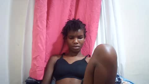 Snapshot of sweet_liz6510 chatting on 06-12-26, 05:45 Liz online show from 06-12-26, 05:45