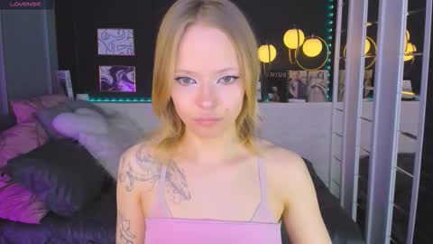 Lucy online show from 03-08-26, 01:59