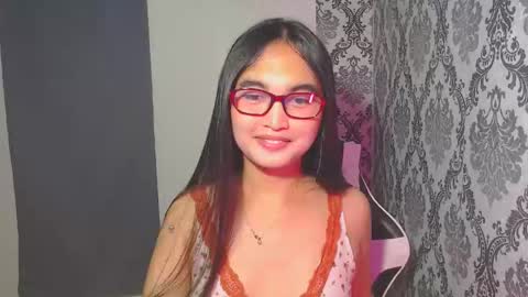 Snapshot of sweet_mariax chatting on 11-15-25, 09:28 Maria Stella online show from 11-15-25, 09:28
