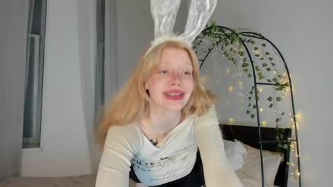 Snapshot of sweet_melissa133 chatting on 05-21-26, 09:33 Melissa. Join me on Fansly link in social medias online show from 05-21-26, 09:33