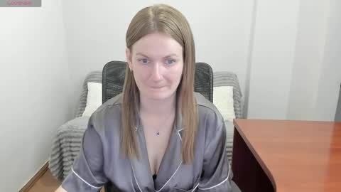 Mila online show from 04-10-26, 10:25