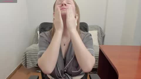 Mila online show from 04-24-26, 10:34