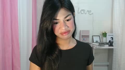 Snapshot of sweet_melonxxx chatting on 12-12-24, 07:26 Melon online show from 12-12-24, 07:26