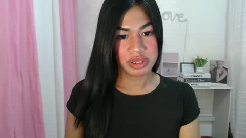 Snapshot of sweet_melonxxx chatting on 12-23-24, 02:39 Melon online show from 12-23-24, 02:39