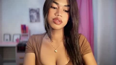 Snapshot of sweet_melonxxx chatting on 03-13-26, 10:33 Melon online show from 03-13-26, 10:33