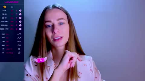 Mia online show from 09-27-25, 10:42