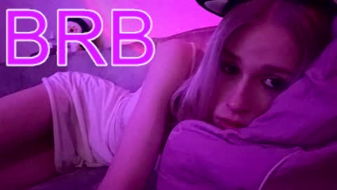 Snapshot of sweet_mol1y chatting on 10-19-25, 08:04 sweet_mol1y online show from 10-19-25, 08:04