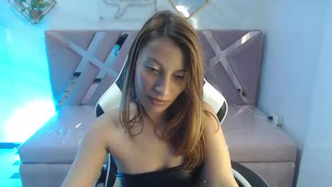 sweet_moon_v_ online show from 10-08-25, 03:15