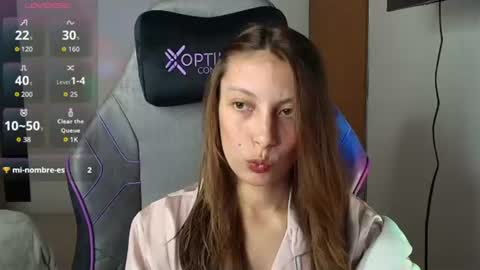 Snapshot of sweet_moon_v_ chatting on 06-21-26, 01:52 sweet_moon_v_ online show from 06-21-26, 01:52