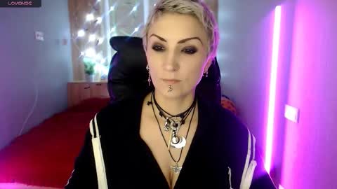 sweet_n_strong online show from 11-20-25, 01:11