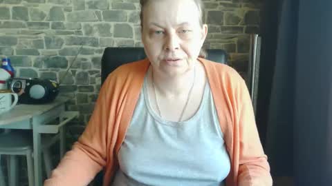 sweet_phoenix76 online show from 01-11-26, 01:05