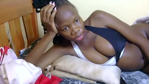 Snapshot of sweet_poppy2 chatting on 07-20-26, 09:50 poppy online show from 07-20-26, 09:50