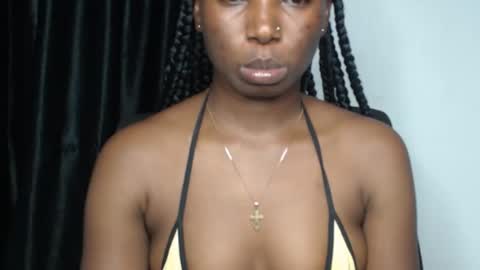 Snapshot of sweet_puna chatting on 12-15-25, 06:01 Nancy online show from 12-15-25, 06:01