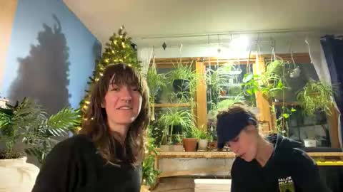 Snapshot of sweet_ramona chatting on 12-15-25, 02:49 Ramona online show from 12-15-25, 02:49