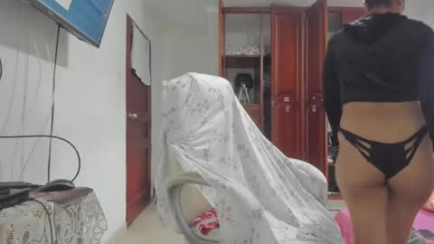 sweet_robyn online show from 11-24-25, 09:47