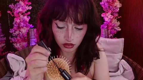 Snapshot of sweet_roxanee chatting on 12-14-25, 04:40 Roxanee online show from 12-14-25, 04:40