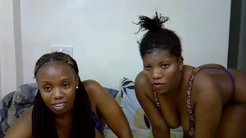 Elina online show from 11-22-25, 02:54