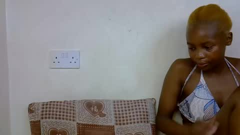 Snapshot of sweet_santana chatting on 02-21-26, 05:47 Elina online show from 02-21-26, 05:47