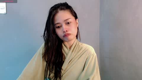 Snapshot of sweet_sirenxx chatting on 01-07-25, 05:01 Leah online show from 01-07-25, 05:01