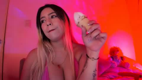 Snapshot of sweet_stephaniee chatting on 01-15-25, 06:54 online show from 01-15-25, 06:54