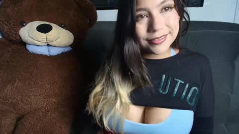 Snapshot of sweet_stephaniee chatting on 02-18-26, 04:30 online show from 02-18-26, 04:30