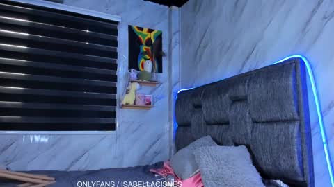 Snapshot of sweet_tits2 chatting on 12-08-24, 09:19 Isabella online show from 12-08-24, 09:19