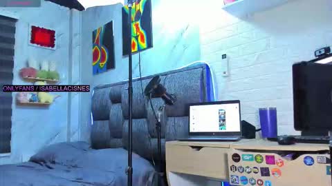 Snapshot of sweet_tits2 chatting on 10-25-25, 08:14 Isabella online show from 10-25-25, 08:14