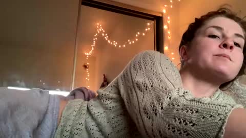 Snapshot of sweet_truffle chatting on 01-01-25, 10:24 Heidi Brenner - Please check bio for schedule FAQ online show from 01-01-25, 10:24