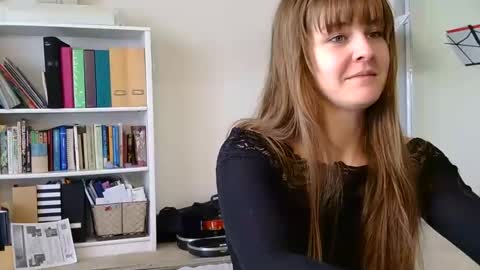 Snapshot of sweet_truffle chatting on 01-24-25, 06:25 Heidi Brenner - Please check bio for schedule FAQ online show from 01-24-25, 06:25