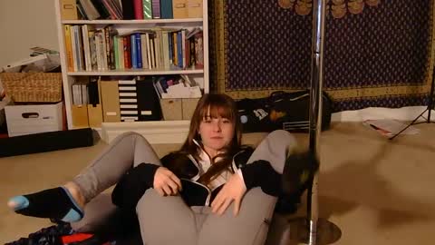 Snapshot of sweet_truffle chatting on 02-11-25, 12:28 Heidi Brenner - Please check bio for schedule FAQ online show from 02-11-25, 12:28
